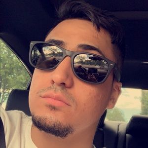 Meet your Posher, Evan